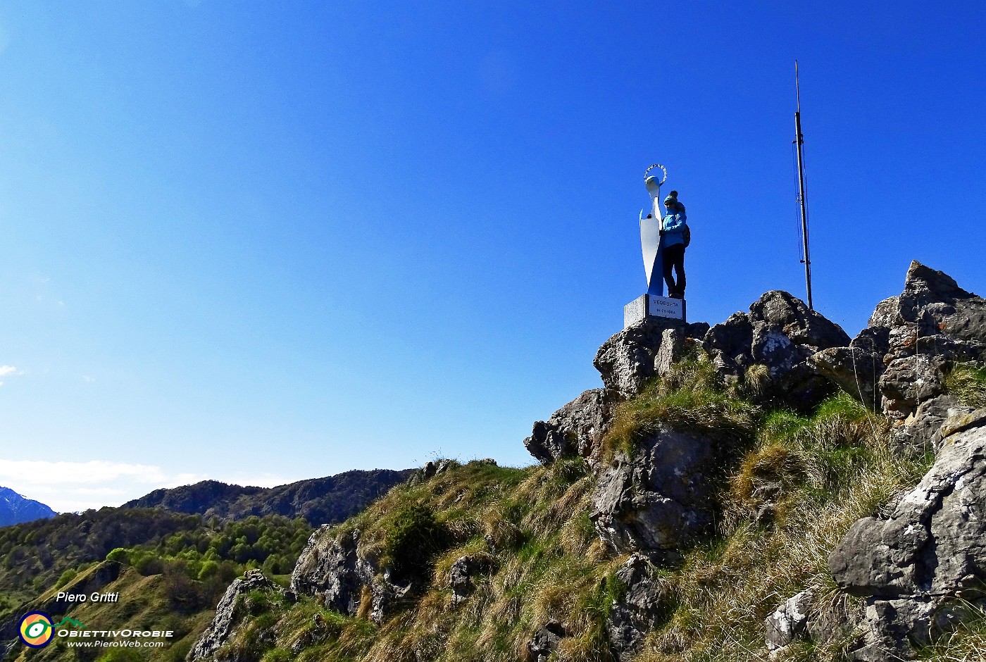 39 Madonna delle cime in Corno Zuccone (1458 m).JPG -                                